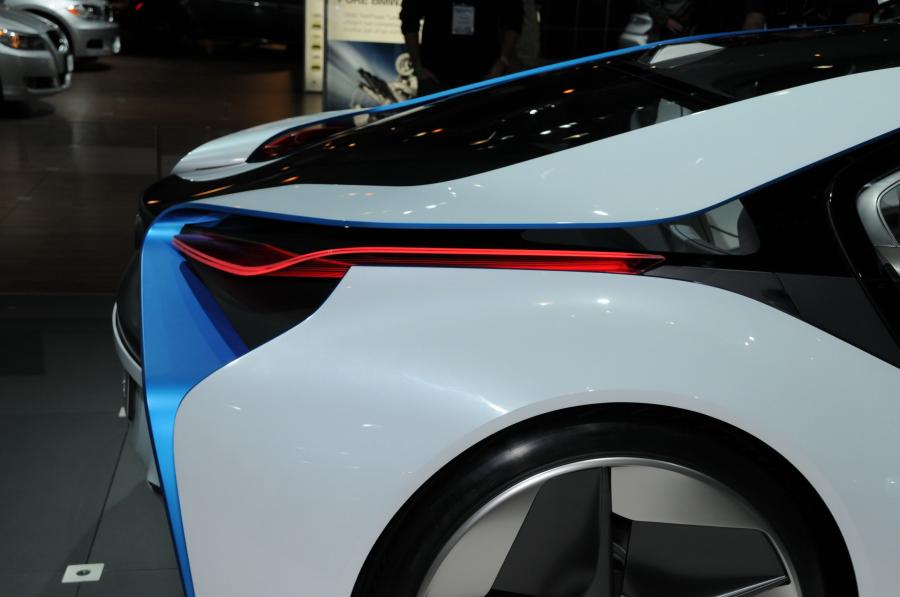  BMW Vision EfficientDynamics Concept 2009 года  (фото 150 из 206)